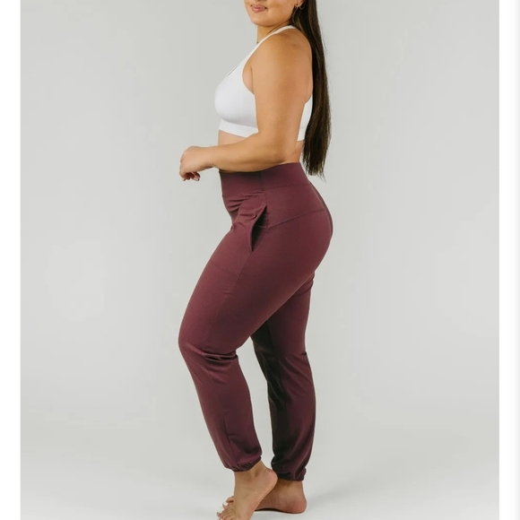 ZYIA Pants - ZYIA Maroon High-Rise Track Joggers